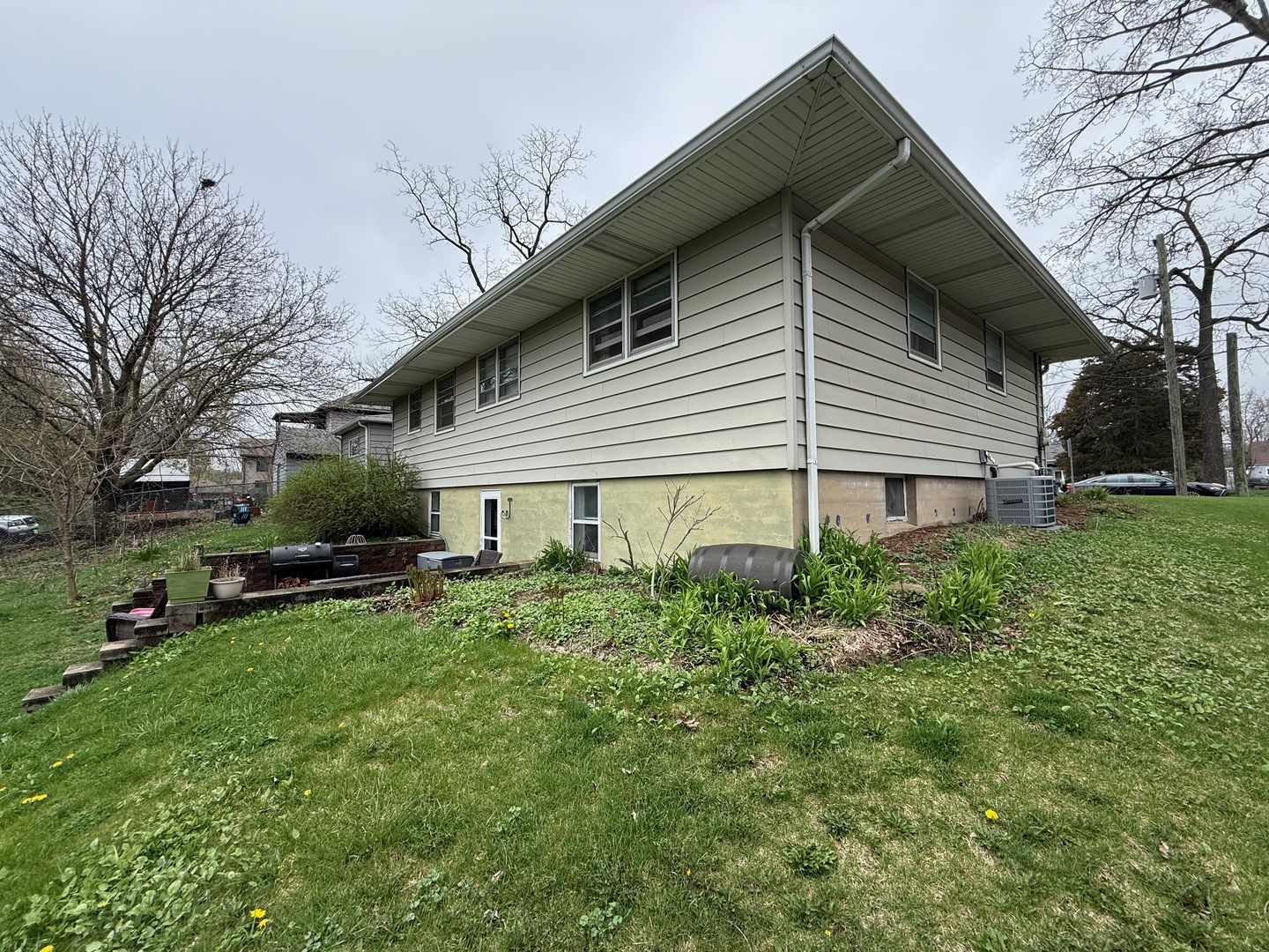 504 E Calhoun Street, Woodstock, IL