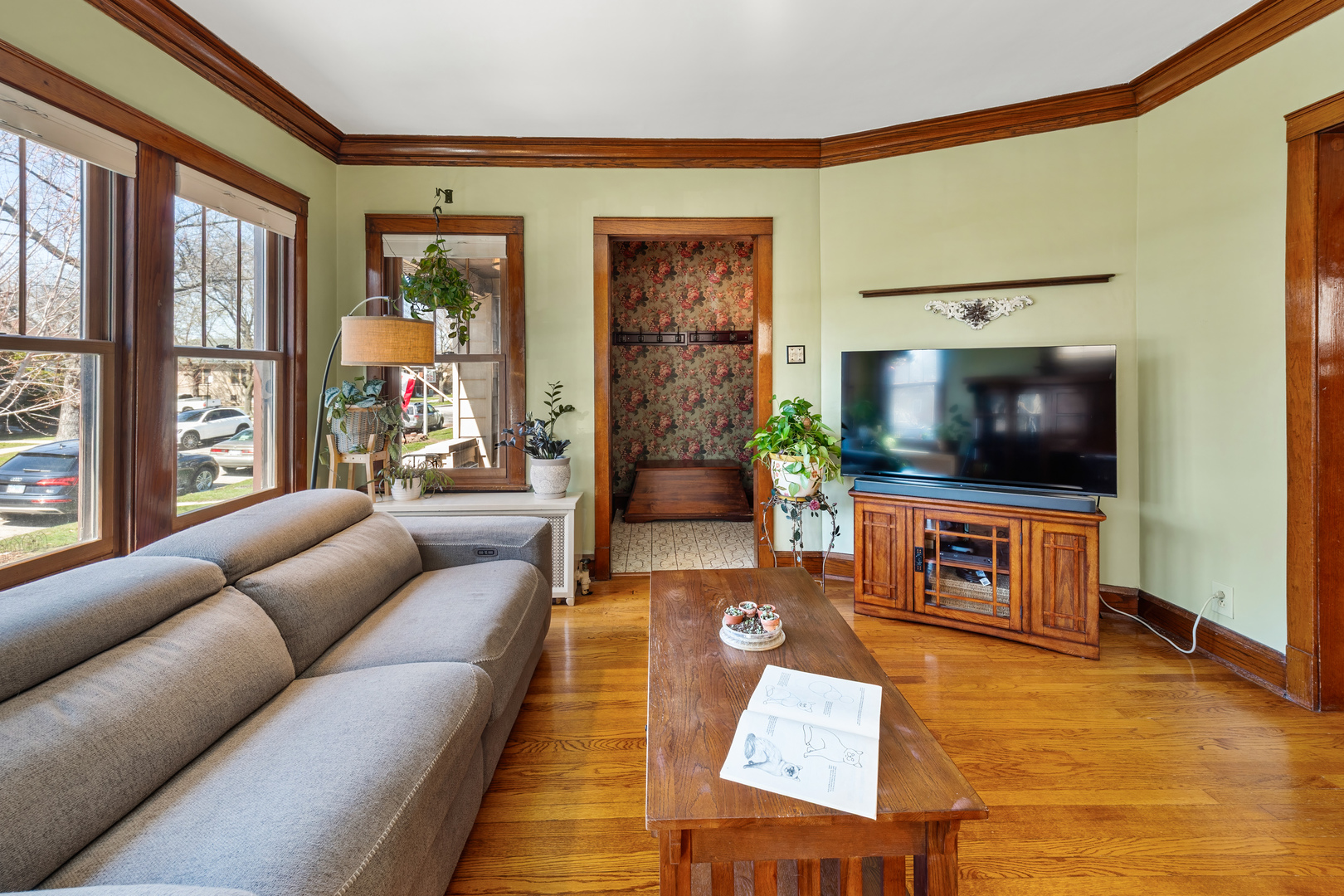 4917 N Kilbourn Avenue, Chicago, IL