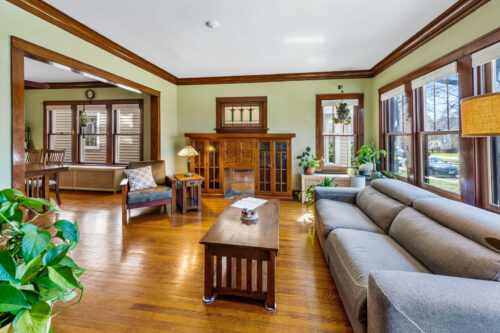 4917 N Kilbourn Avenue, Chicago, IL