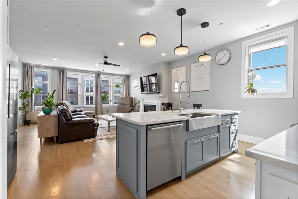 2438 N Western Avenue #3, Chicago, IL