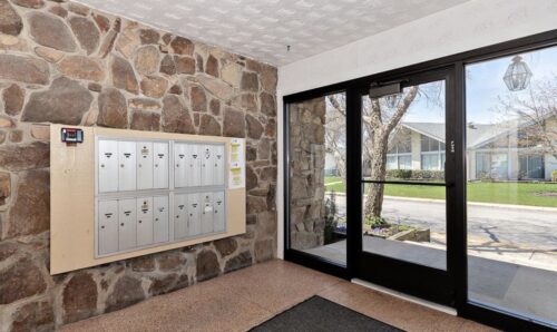 8828 N Leslie Lane #1F, Des Plaines, IL