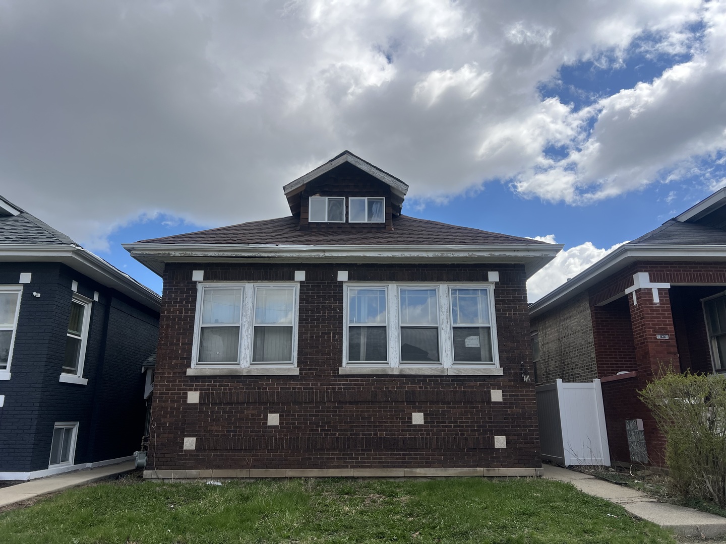 8411 S Throop Street, Chicago, IL