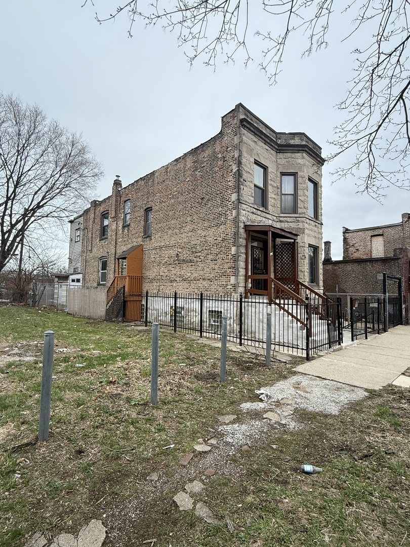 6049 S Champlain Avenue, Chicago, IL
