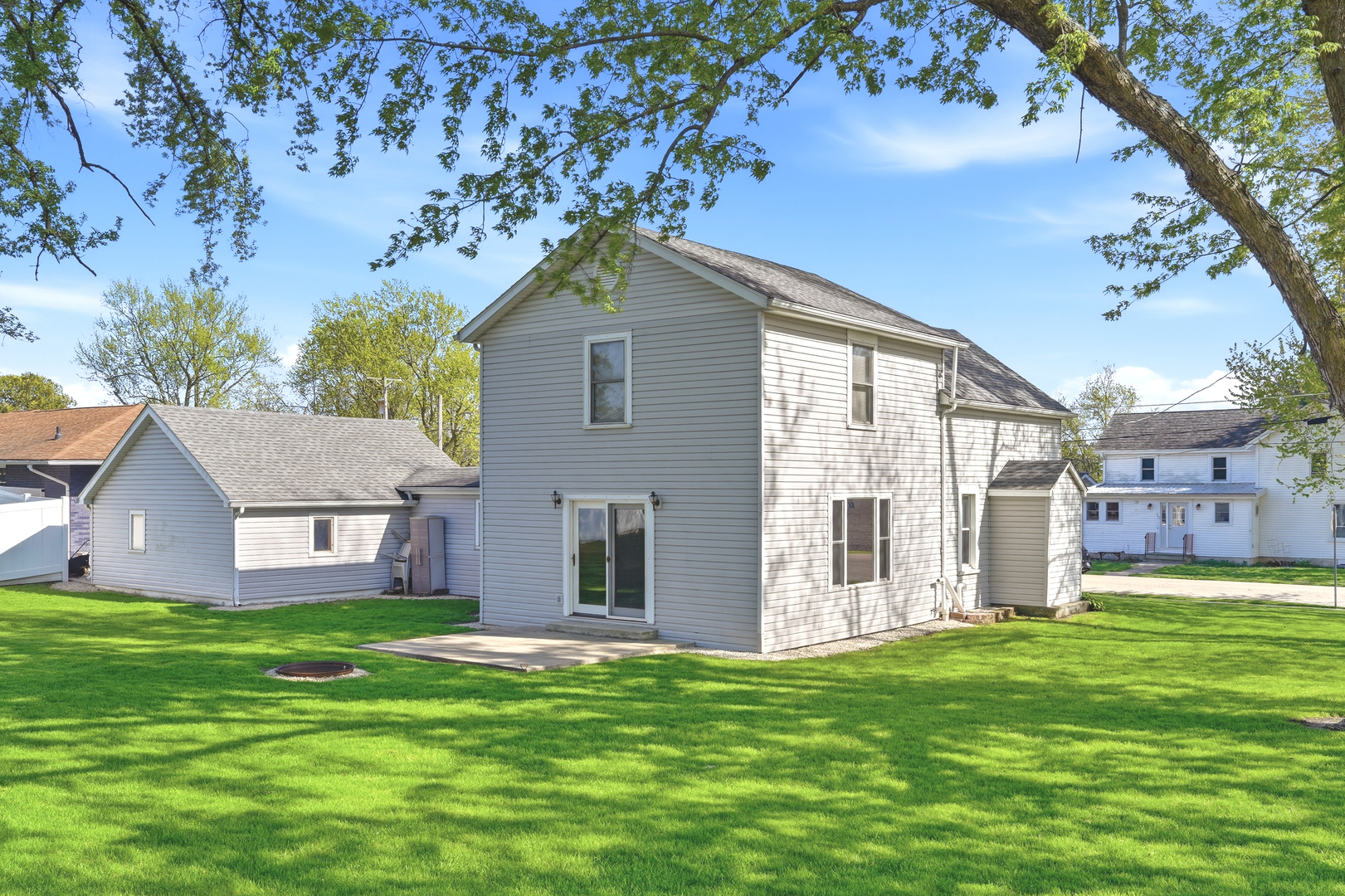 602 S Fourth Drive, Ashton, IL