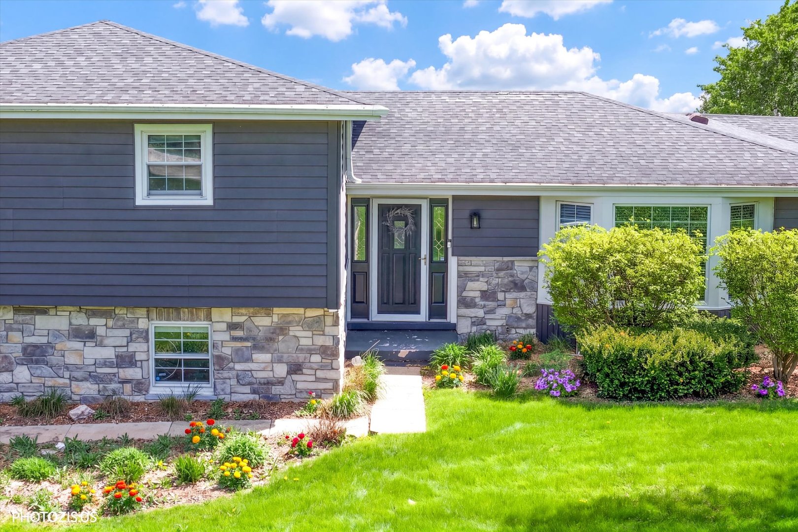 3270 Middlesax Drive, Long Grove, IL
