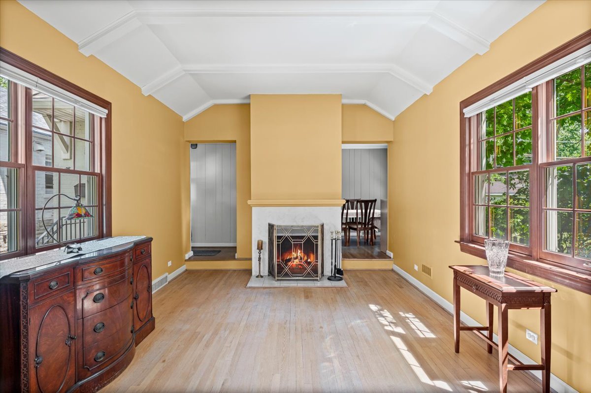 8449 N Kedvale Avenue, Skokie, IL