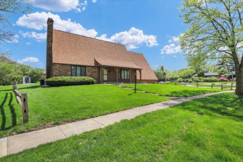 1 Lyndhurst Place, Champaign, IL