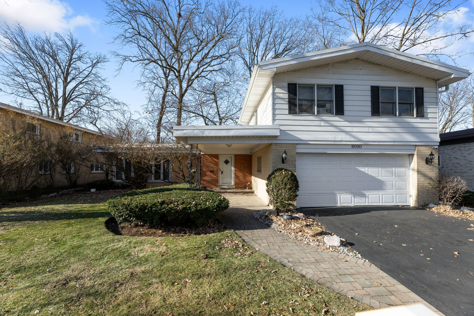 9010 Pottawattami Drive, Skokie, IL