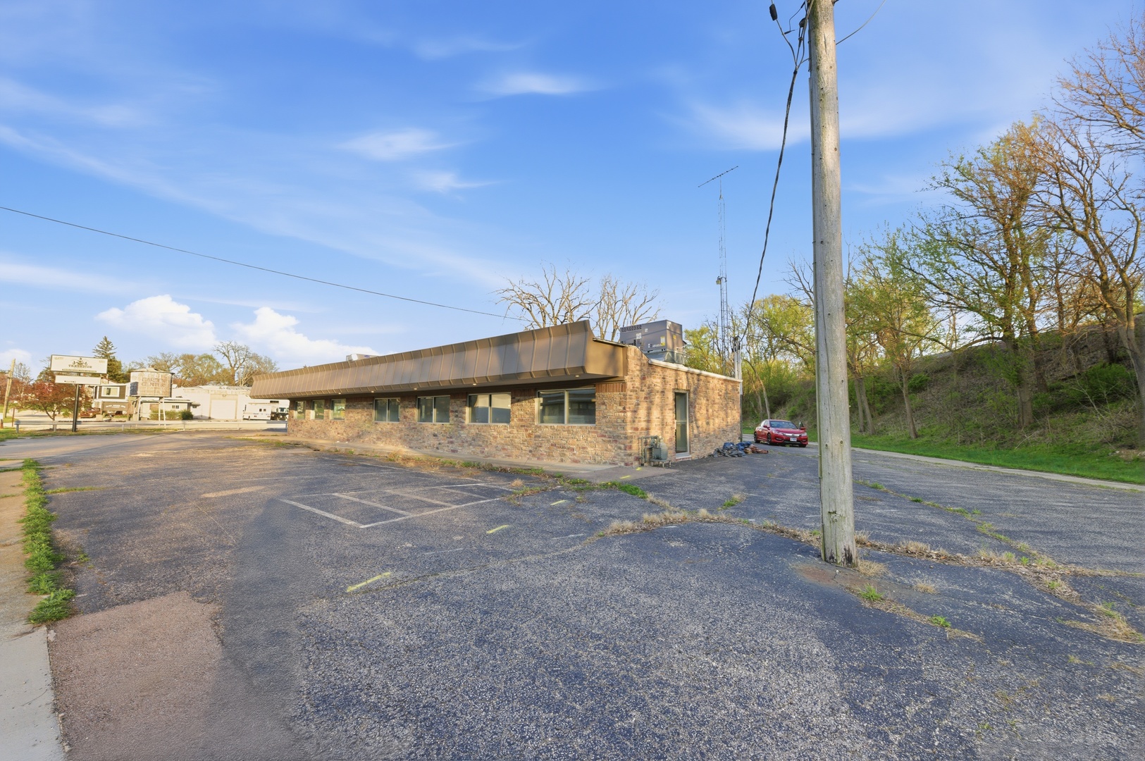 682 Park Avenue, Genoa, IL