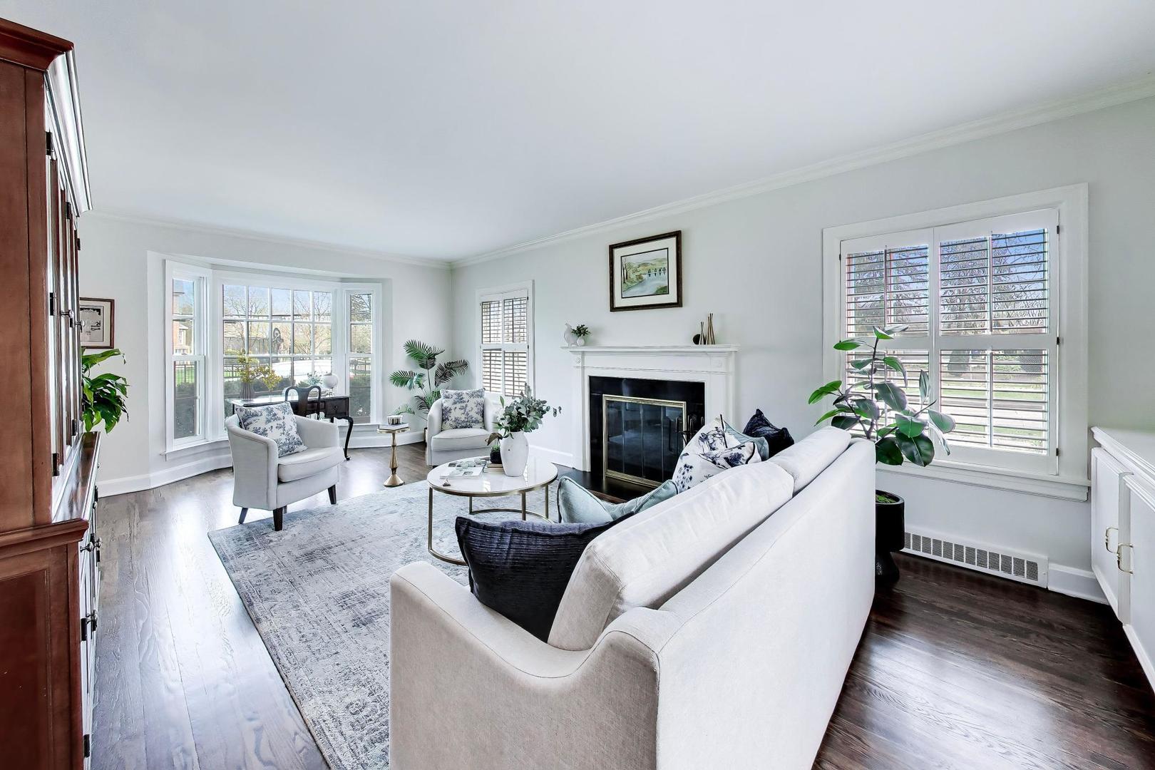 2100 ELMWOOD Avenue, Wilmette, IL