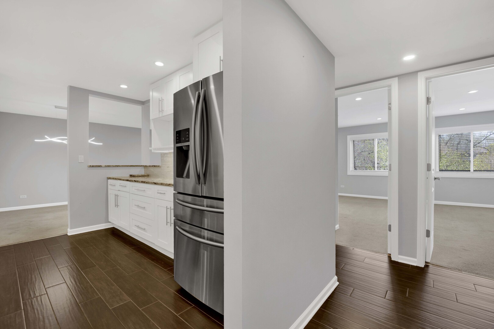 650 Murray Lane #203, Des Plaines, IL