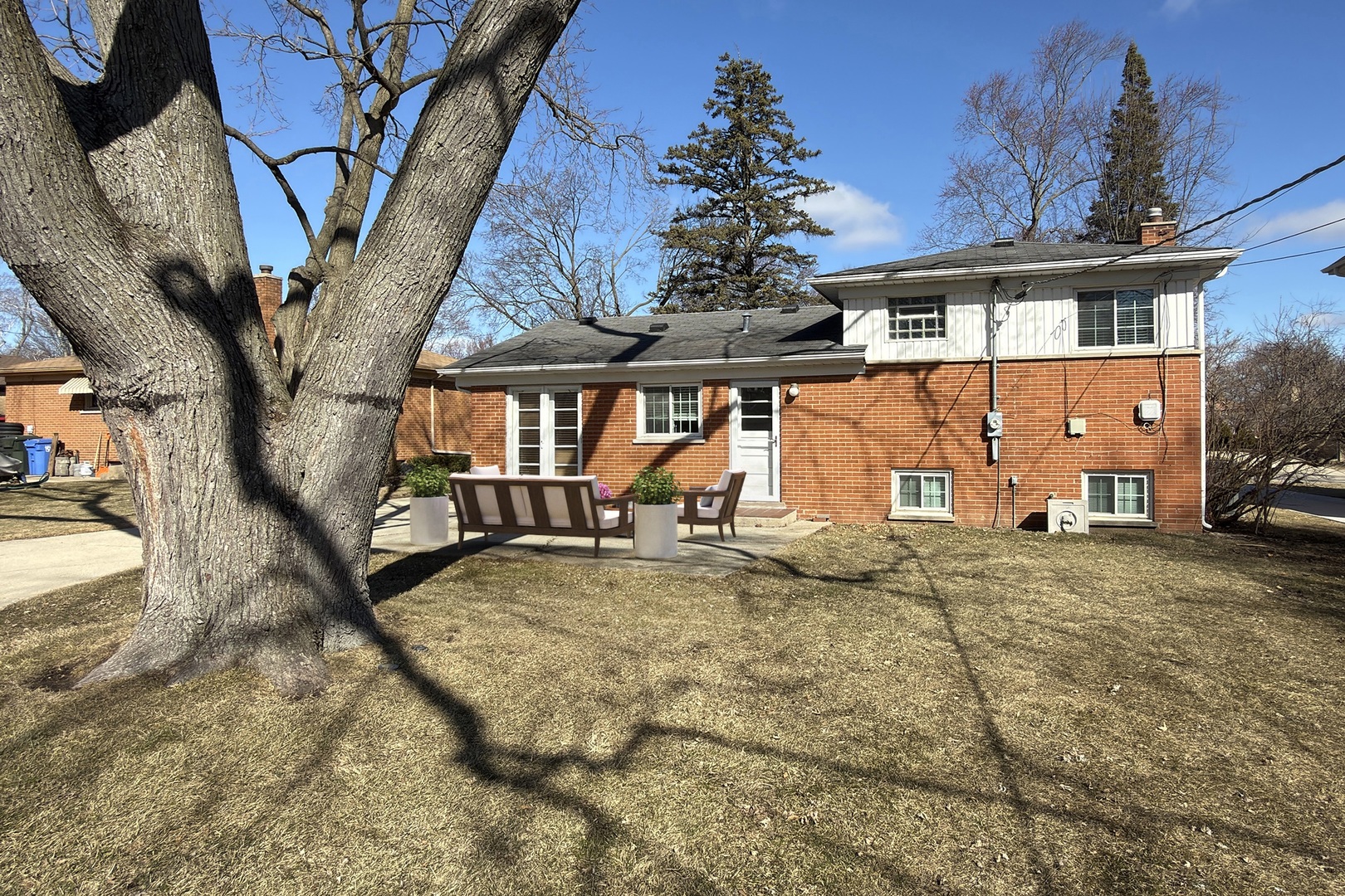 240 Hatlen Avenue, Mount Prospect, IL