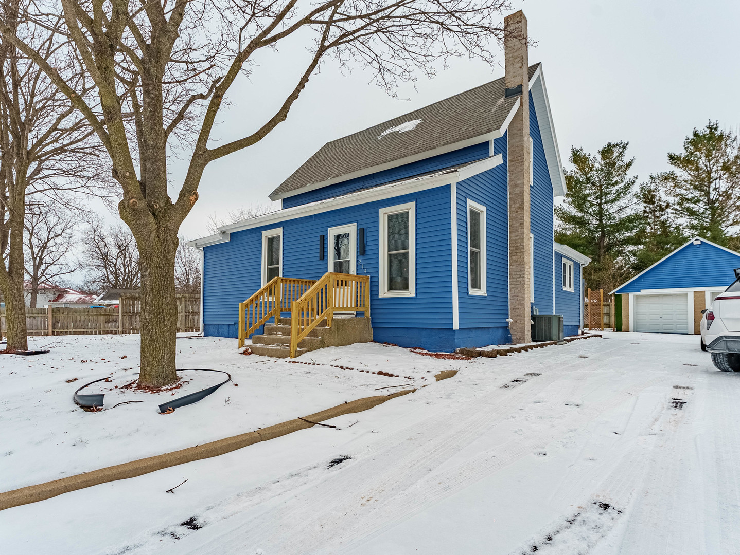 214 S Prospect Street, Marengo, IL