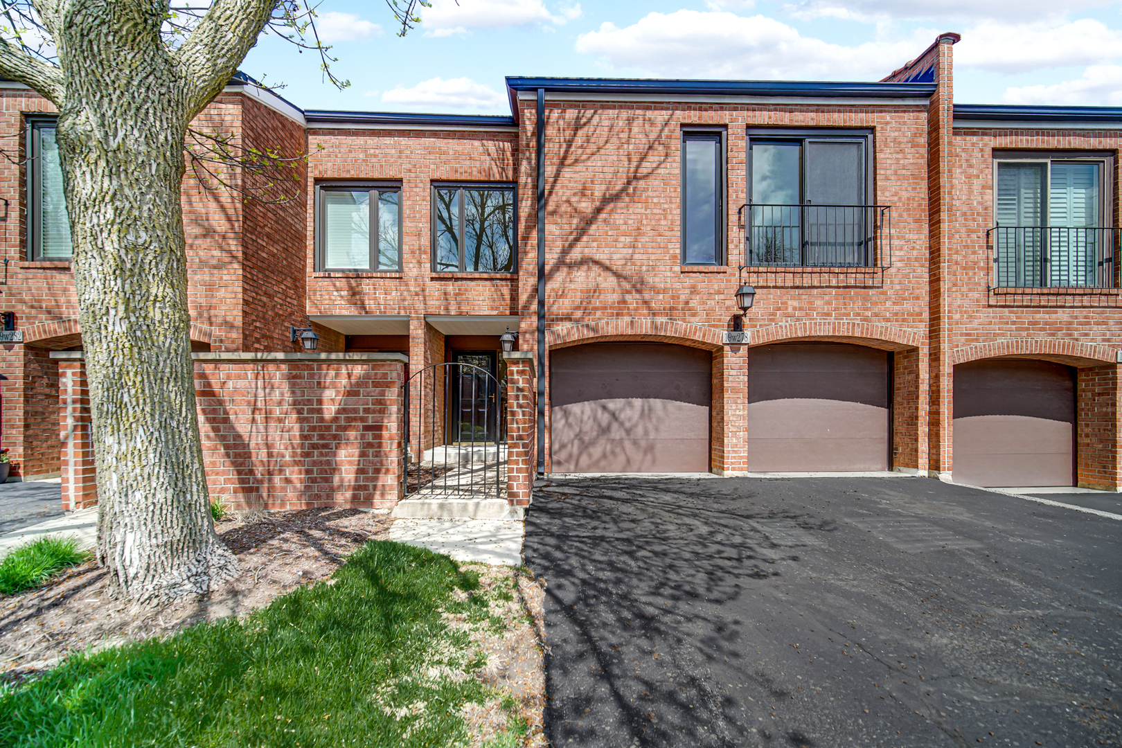 19W278 Governors Trail, Oak Brook, IL
