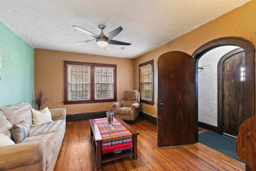 811 Ellwood Avenue, DeKalb, IL