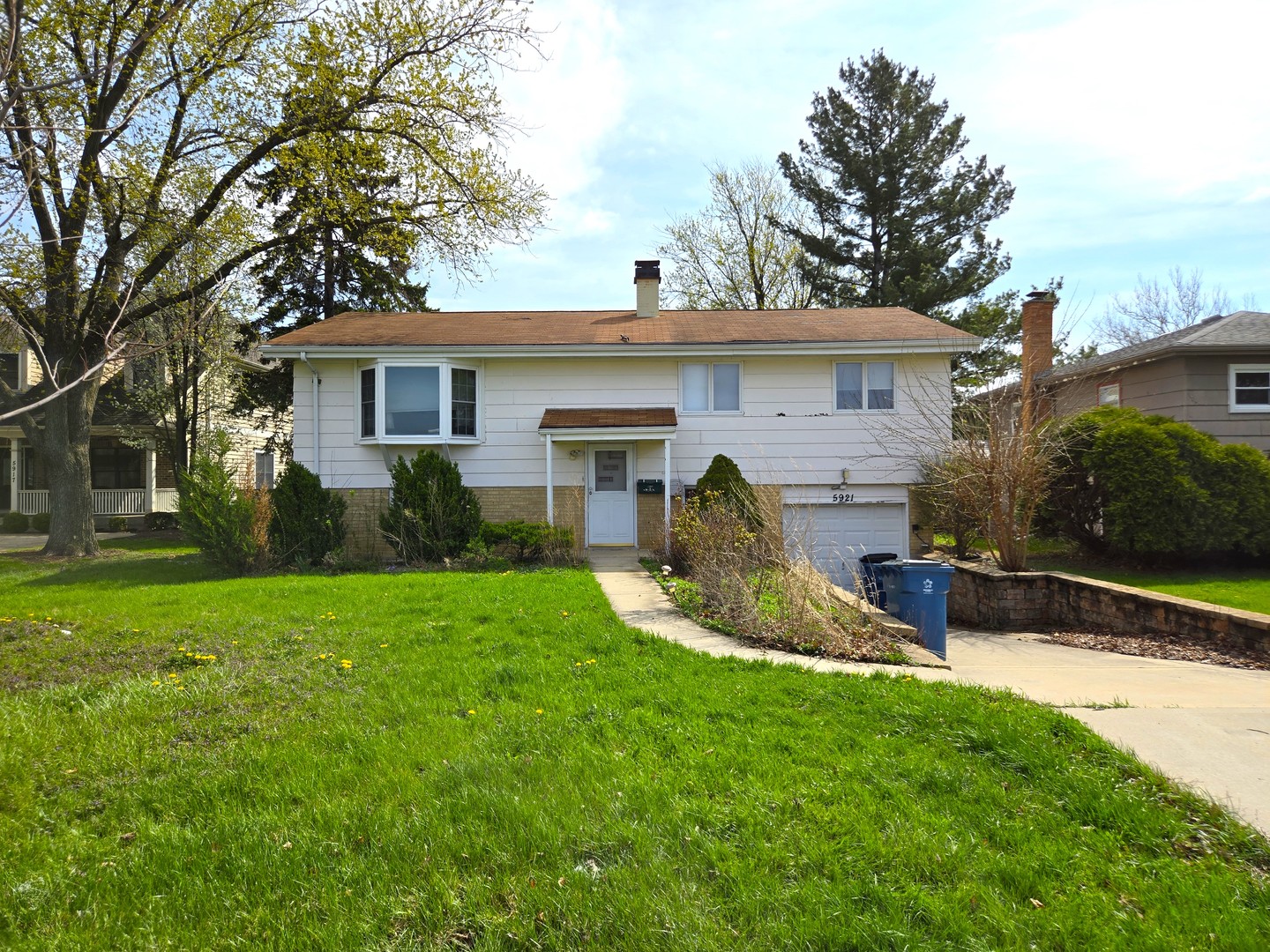 5921 Blodgett Avenue, Downers Grove, IL