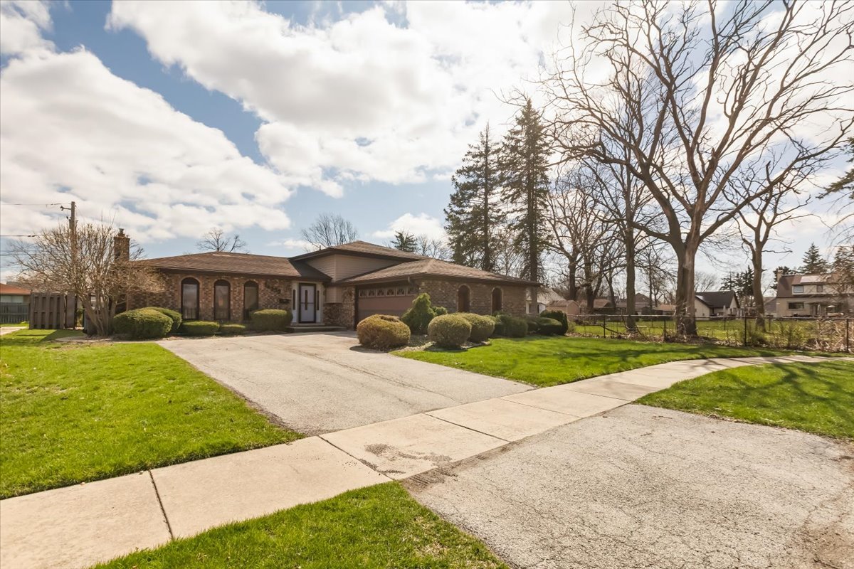 16533 Louis Avenue, South Holland, IL