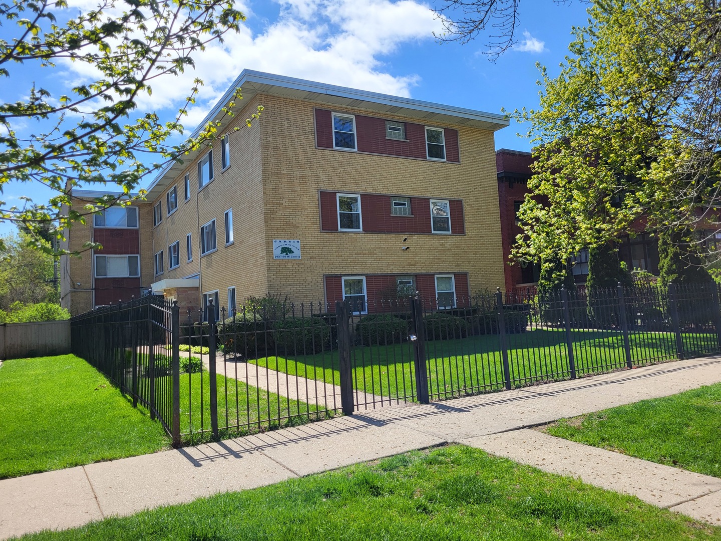 1427 W Jarvis Avenue #2A, Chicago, IL