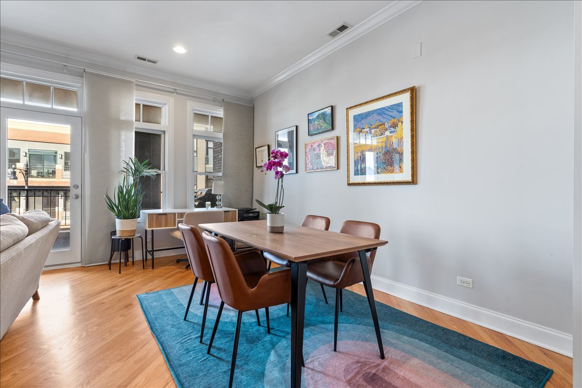 3058 N Lincoln Avenue #3, Chicago, IL