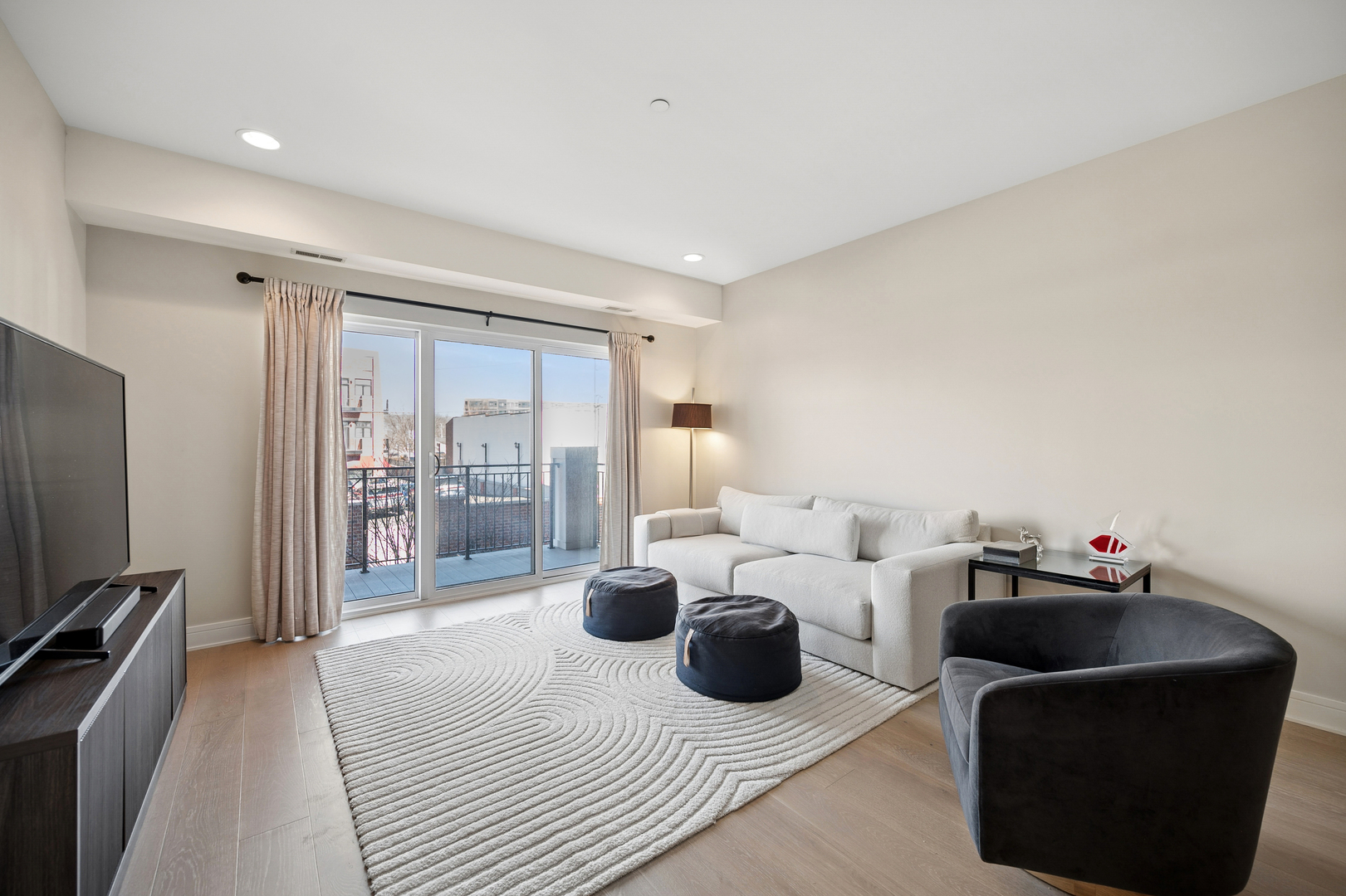 815 Laurel Avenue #203, Highland Park, IL