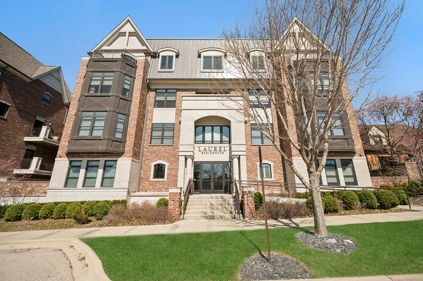815 Laurel Avenue #203, Highland Park, IL