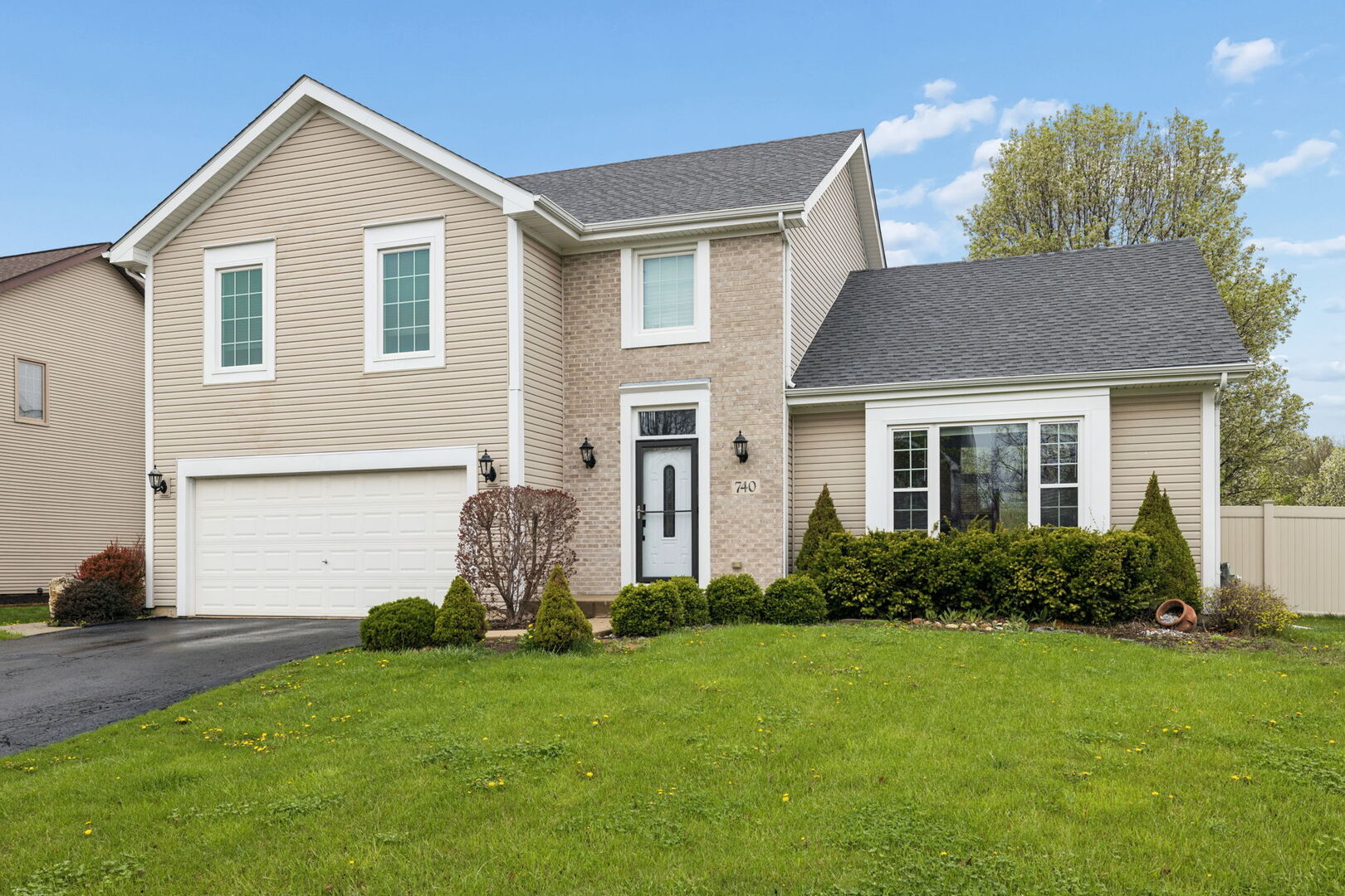 740 Countryside Drive, Bolingbrook, IL