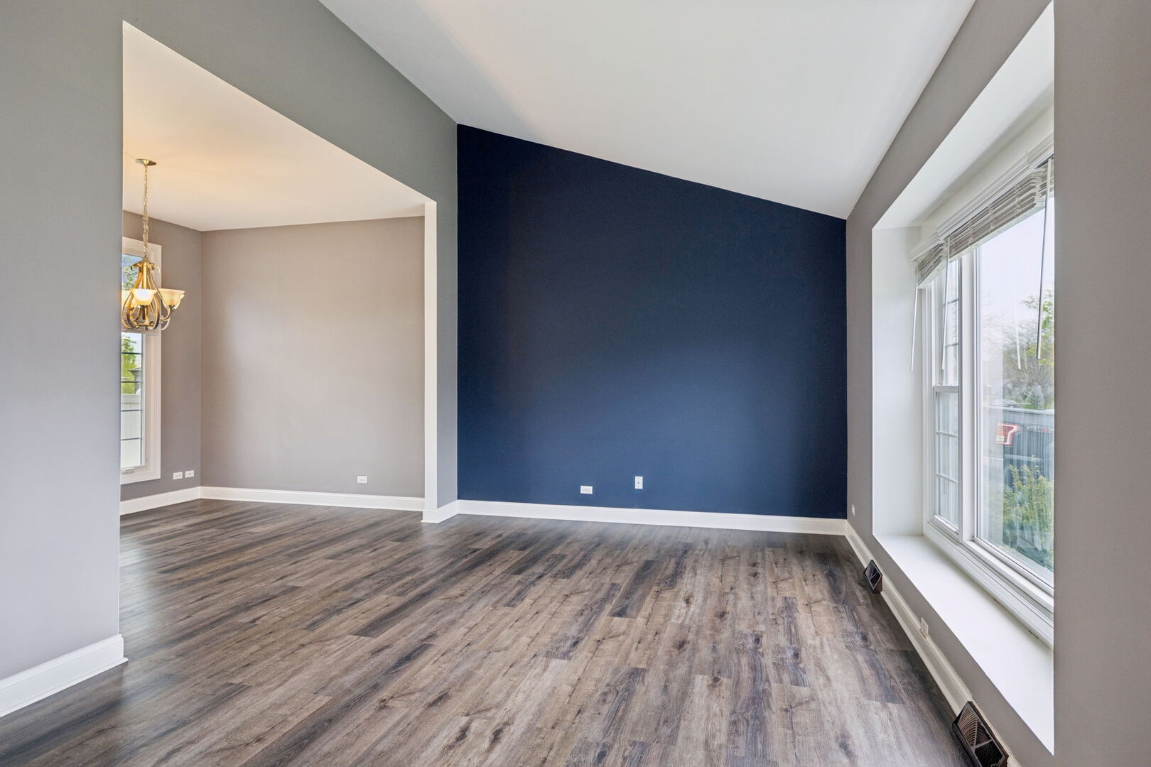 740 Countryside Drive, Bolingbrook, IL