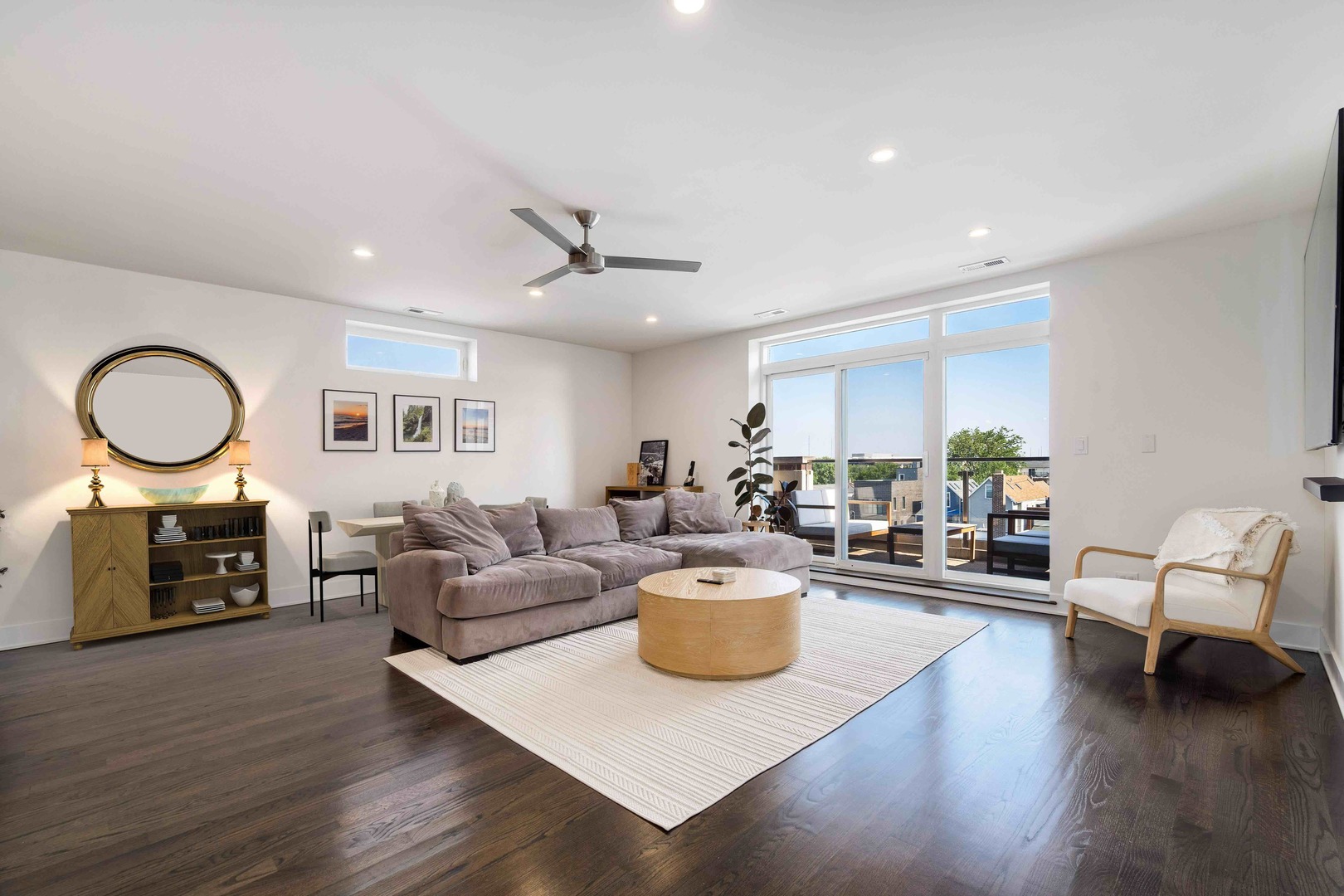 2707 W BELMONT Avenue #4W, Chicago, IL