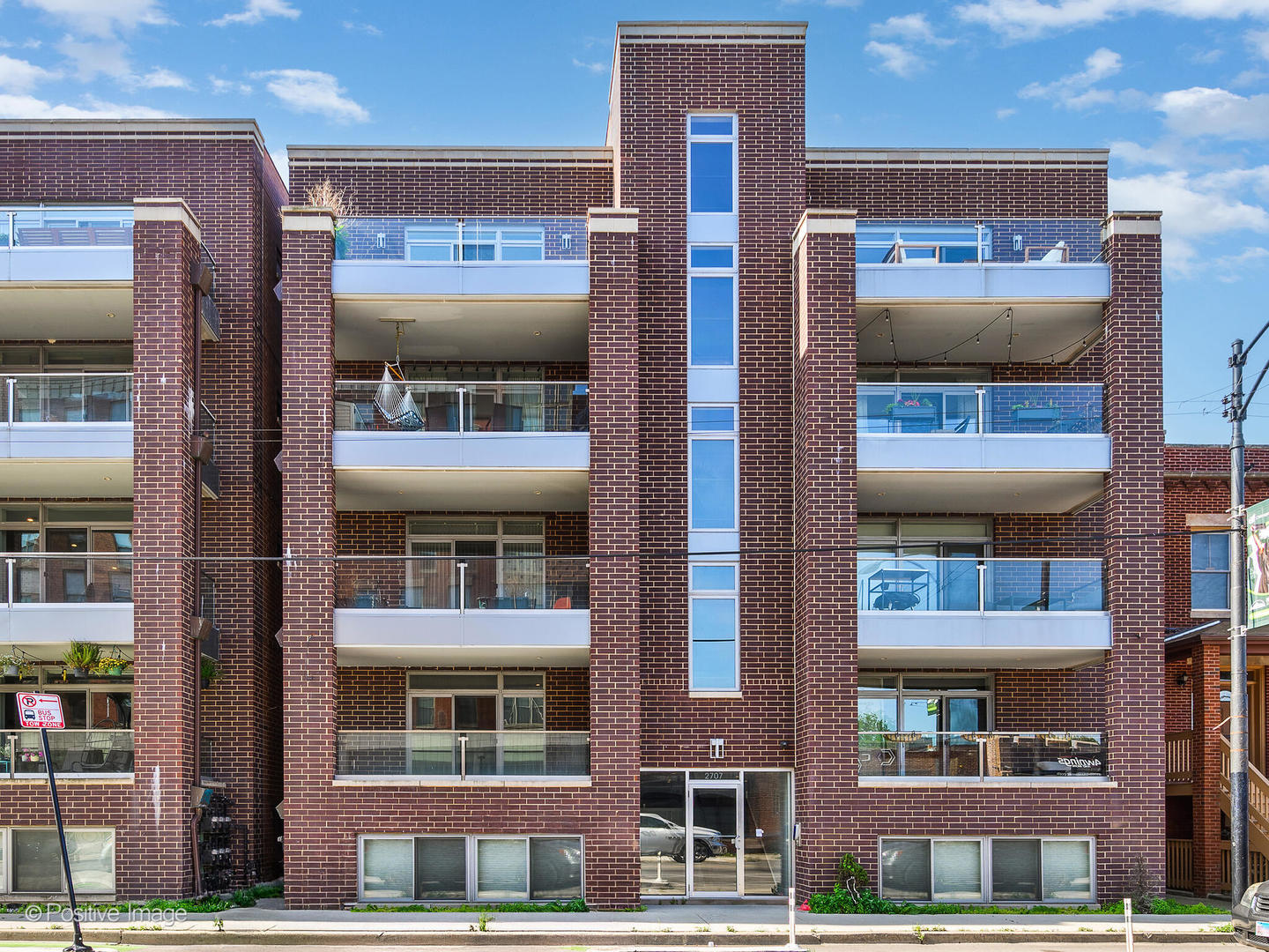 2707 W BELMONT Avenue #4W, Chicago, IL