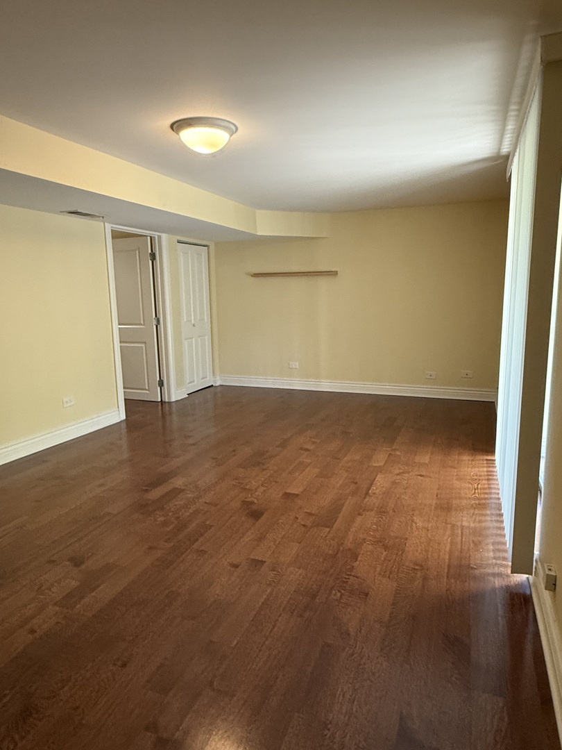 60 S Dee Road #G, Park Ridge, IL