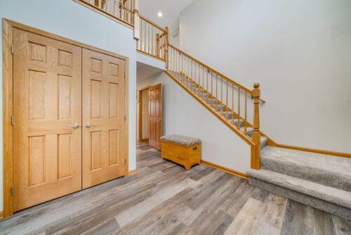 912 N Oak Creek Drive, Genoa, IL