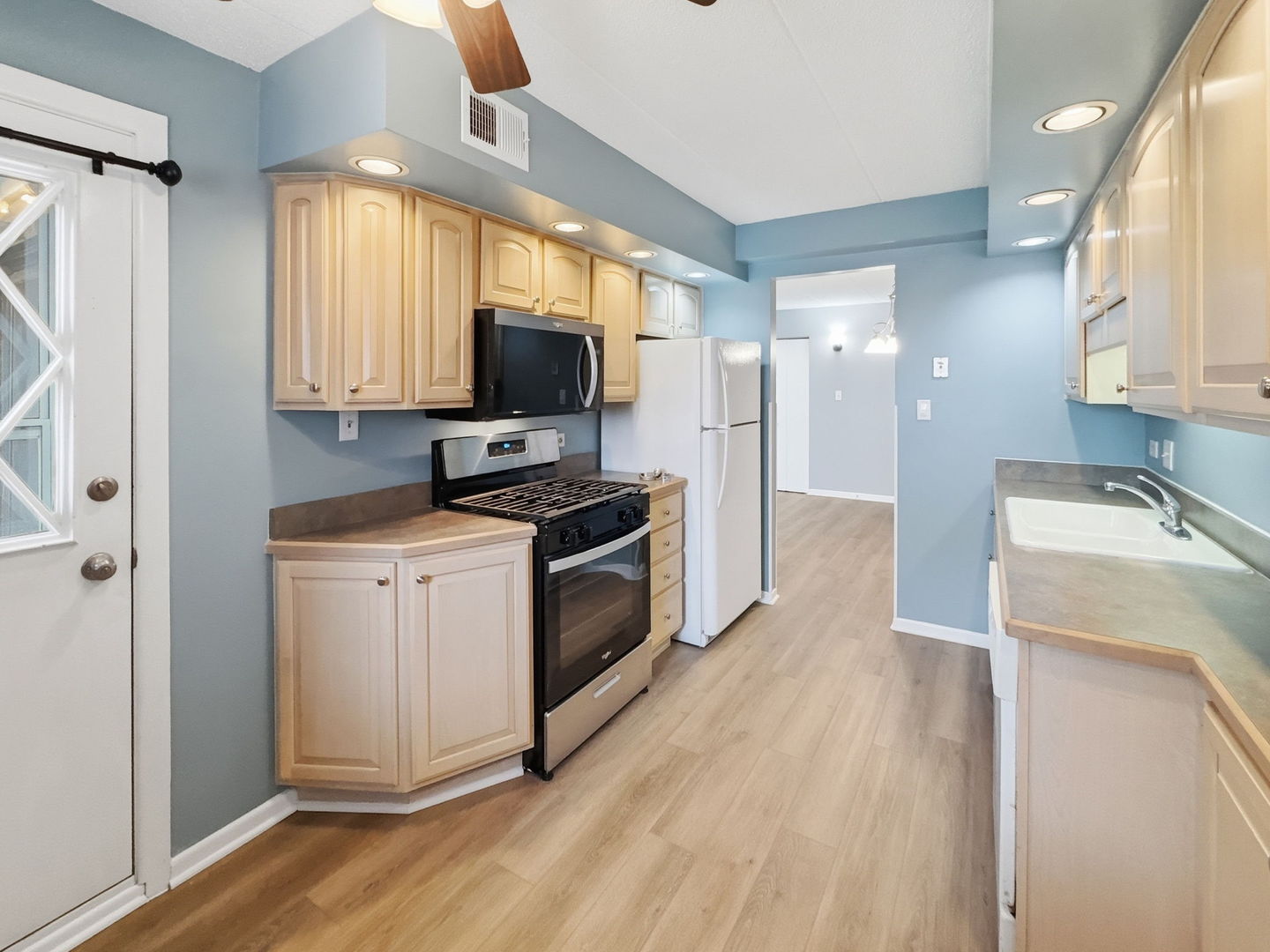 13616 Royal Court #207, Crestwood, IL