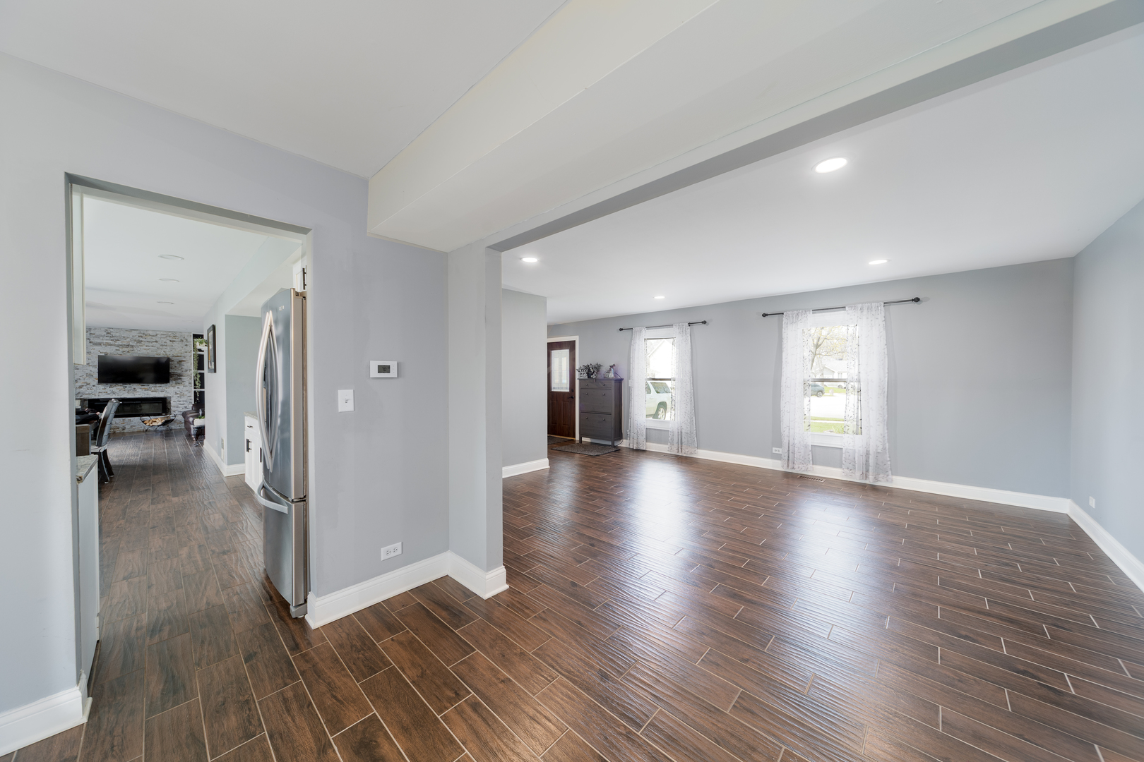 1201 N Scarlet Court, Addison, IL