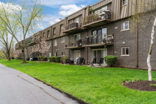 570 Fairway View Drive #3H, Wheeling, IL