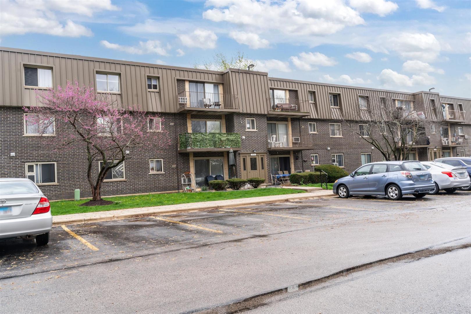 570 Fairway View Drive #3H, Wheeling, IL