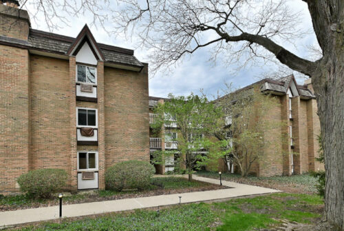 360 Claymoor Avenue #2E, Hinsdale, IL