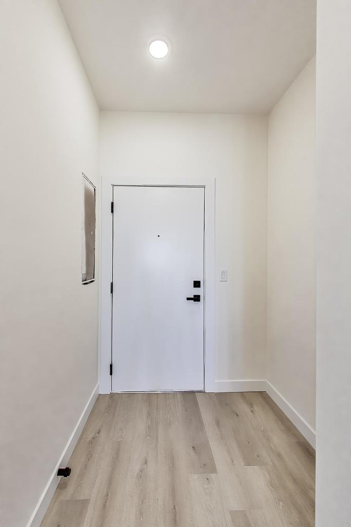 1950 W Lawrence Avenue #302, Chicago, IL