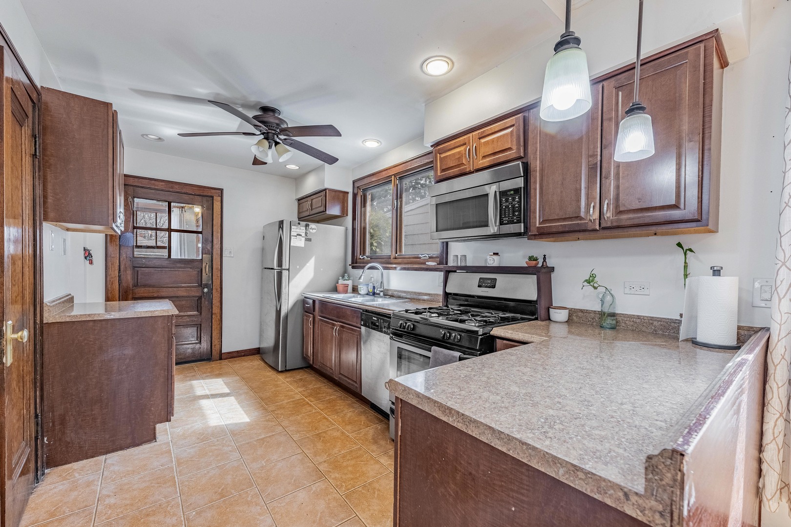 3739 Wenonah Avenue, Berwyn, IL