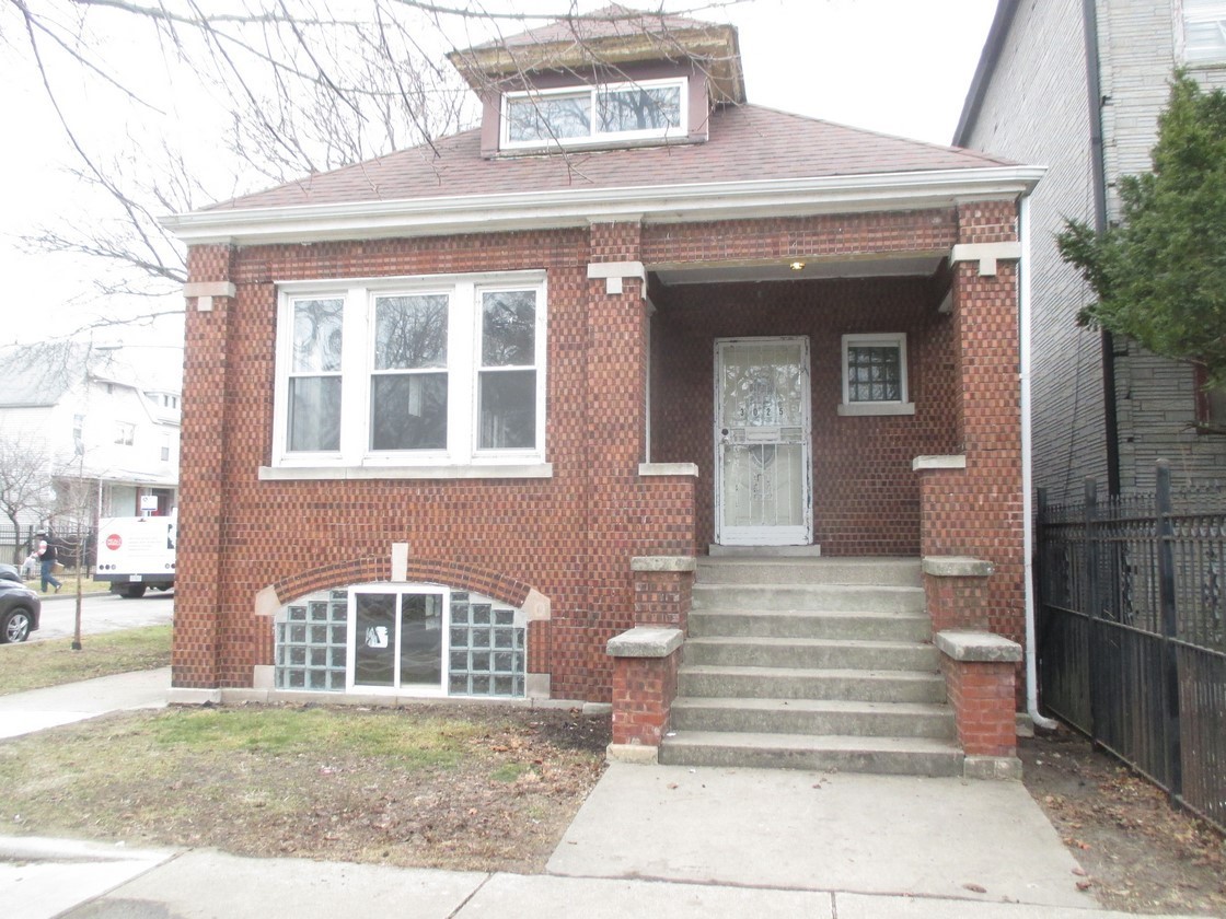 3025 E 80th Place, Chicago, IL