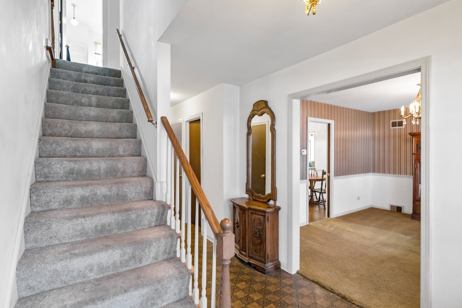 815 Knightsbridge Lane, Schaumburg, IL