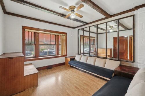 4628 W Waveland Avenue, Chicago, IL