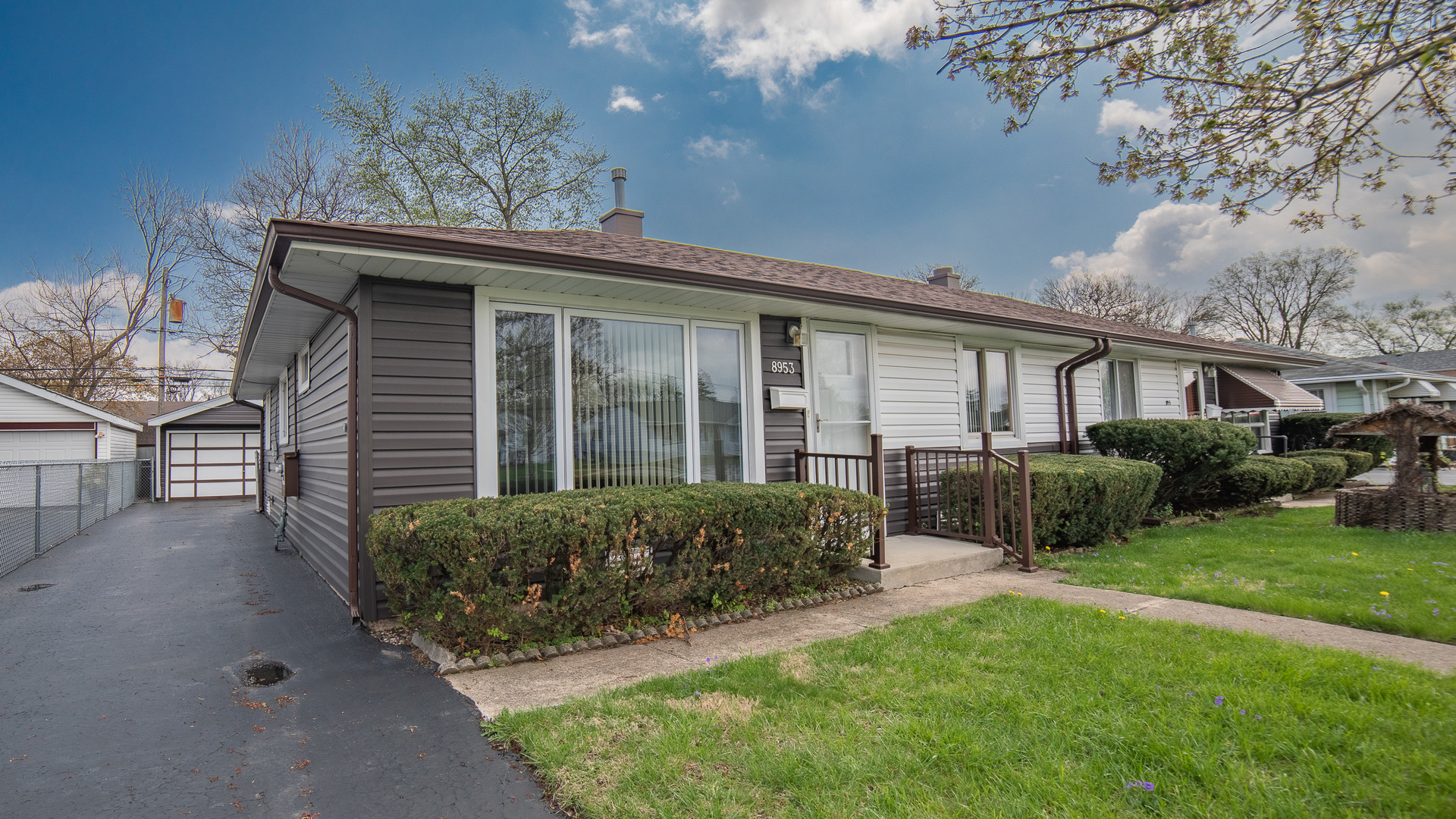 8953 S Corcoran Road, Hometown, IL