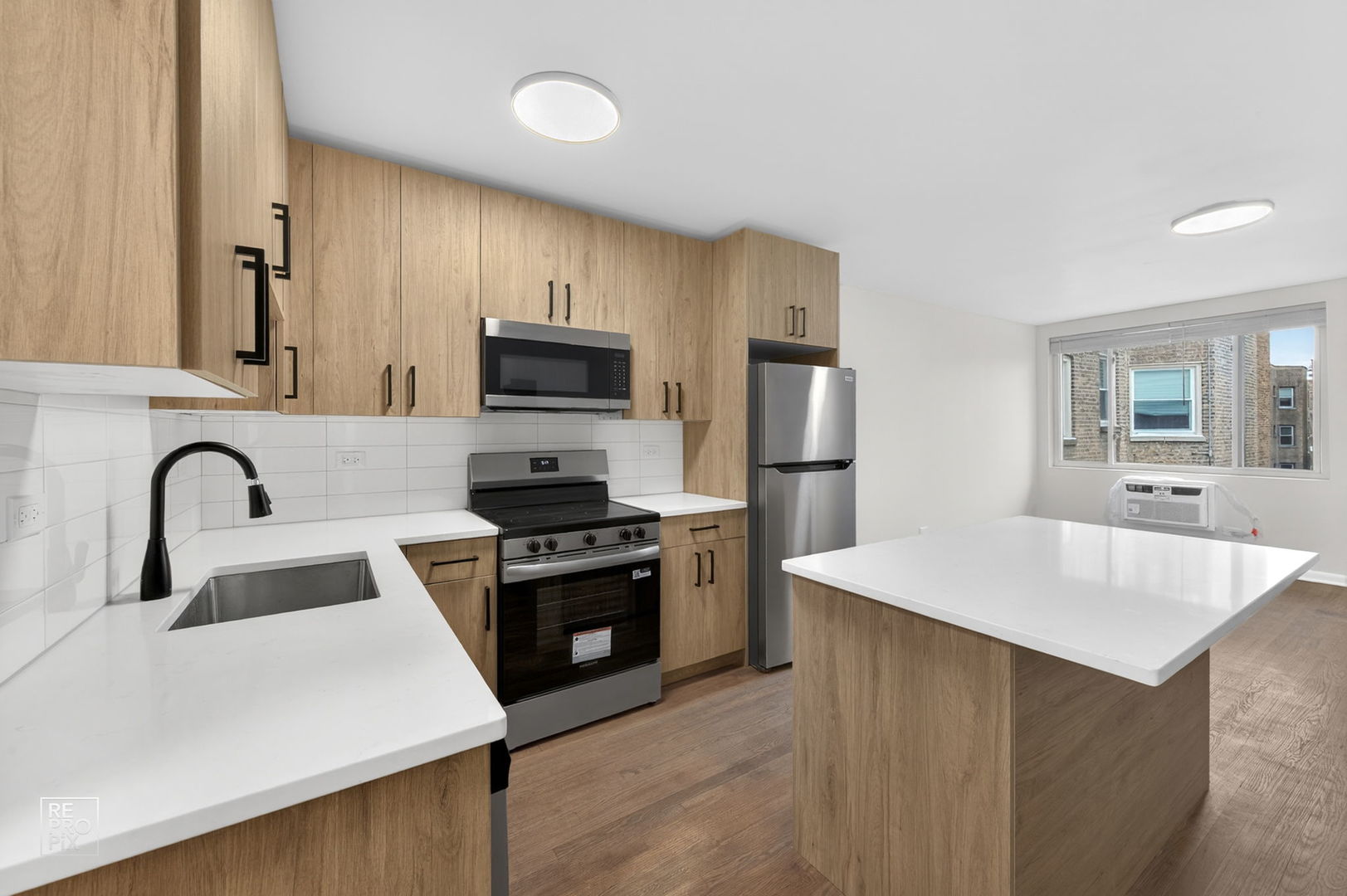 7359 N Winchester Avenue #2F, Chicago, IL