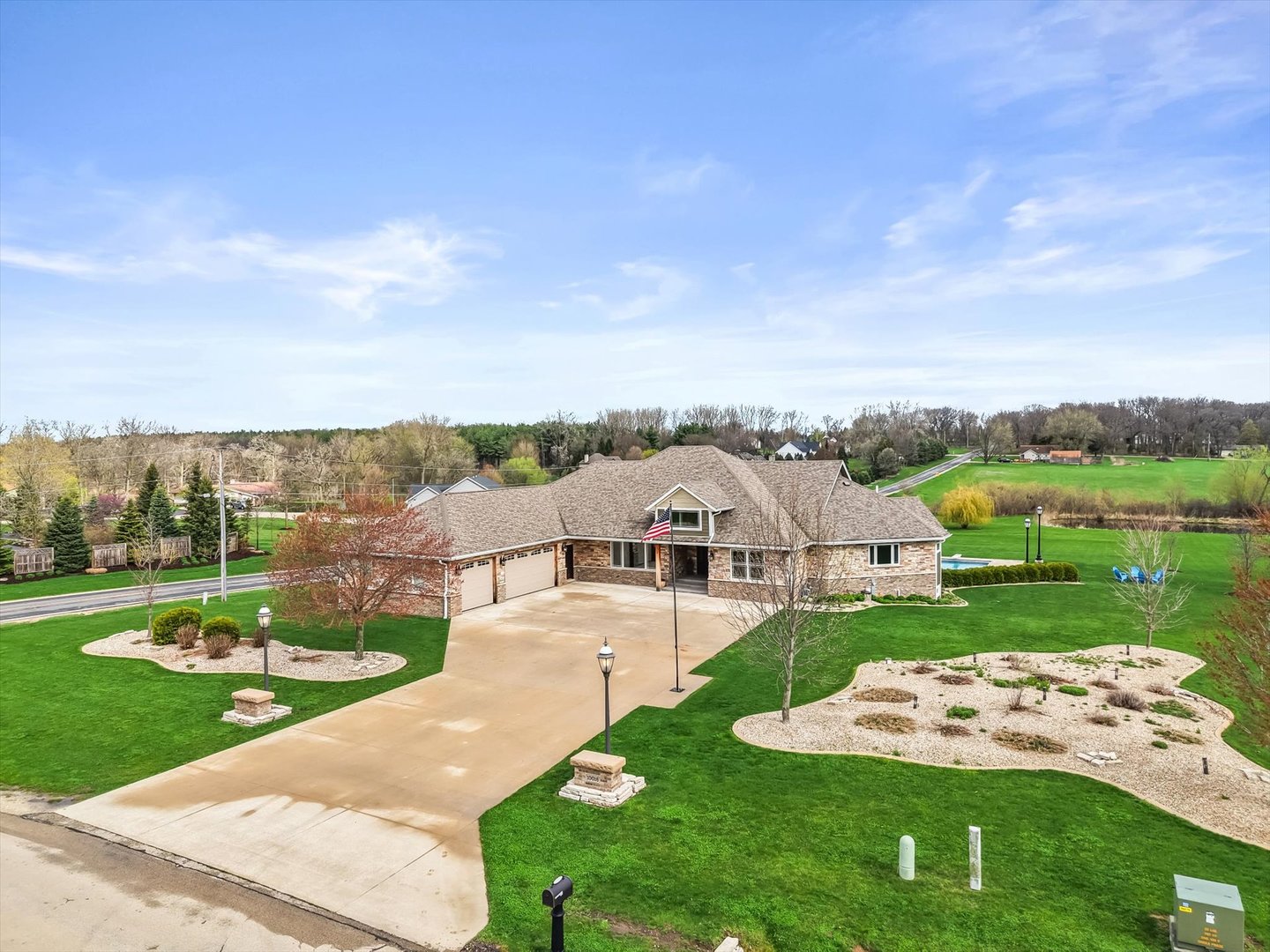 10016 E Hickory Ridge Drive, Rochelle, IL
