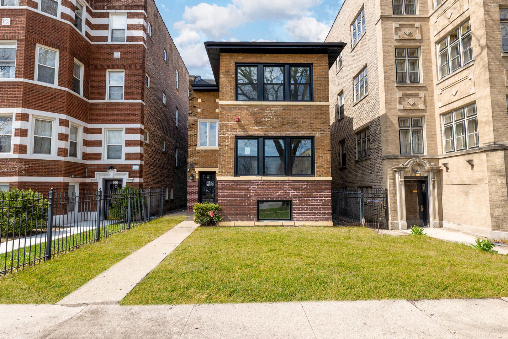 18 S Austin Boulevard #1, Oak Park, IL