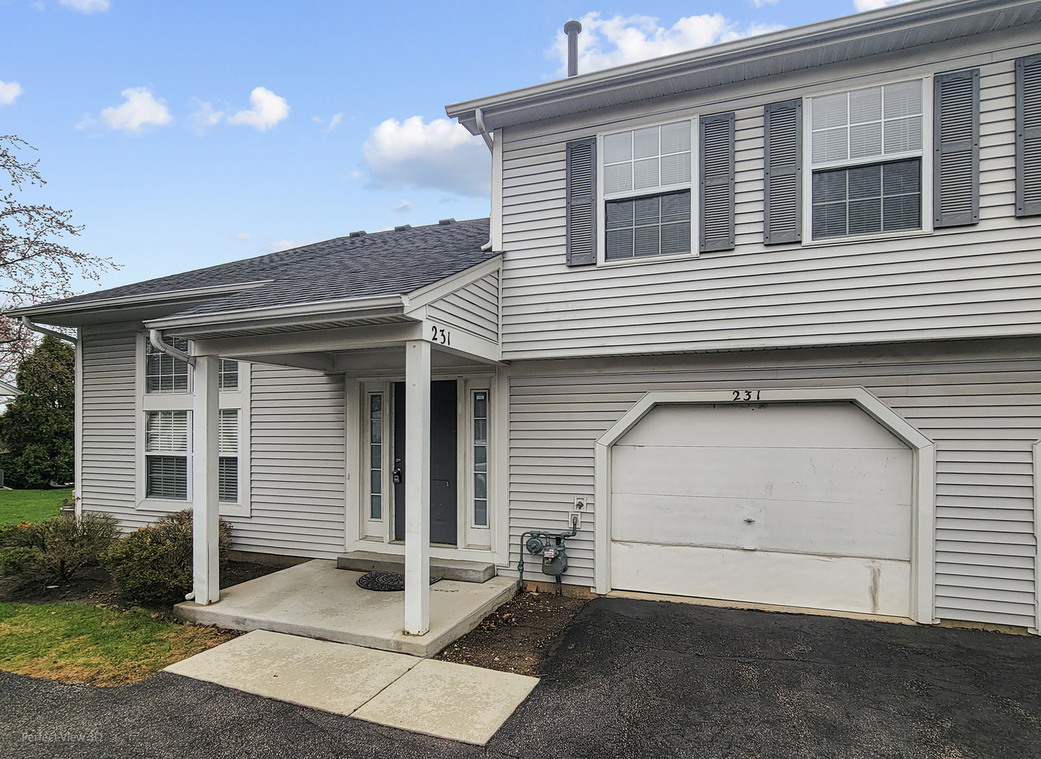 231 IVY Court #231, Streamwood, IL