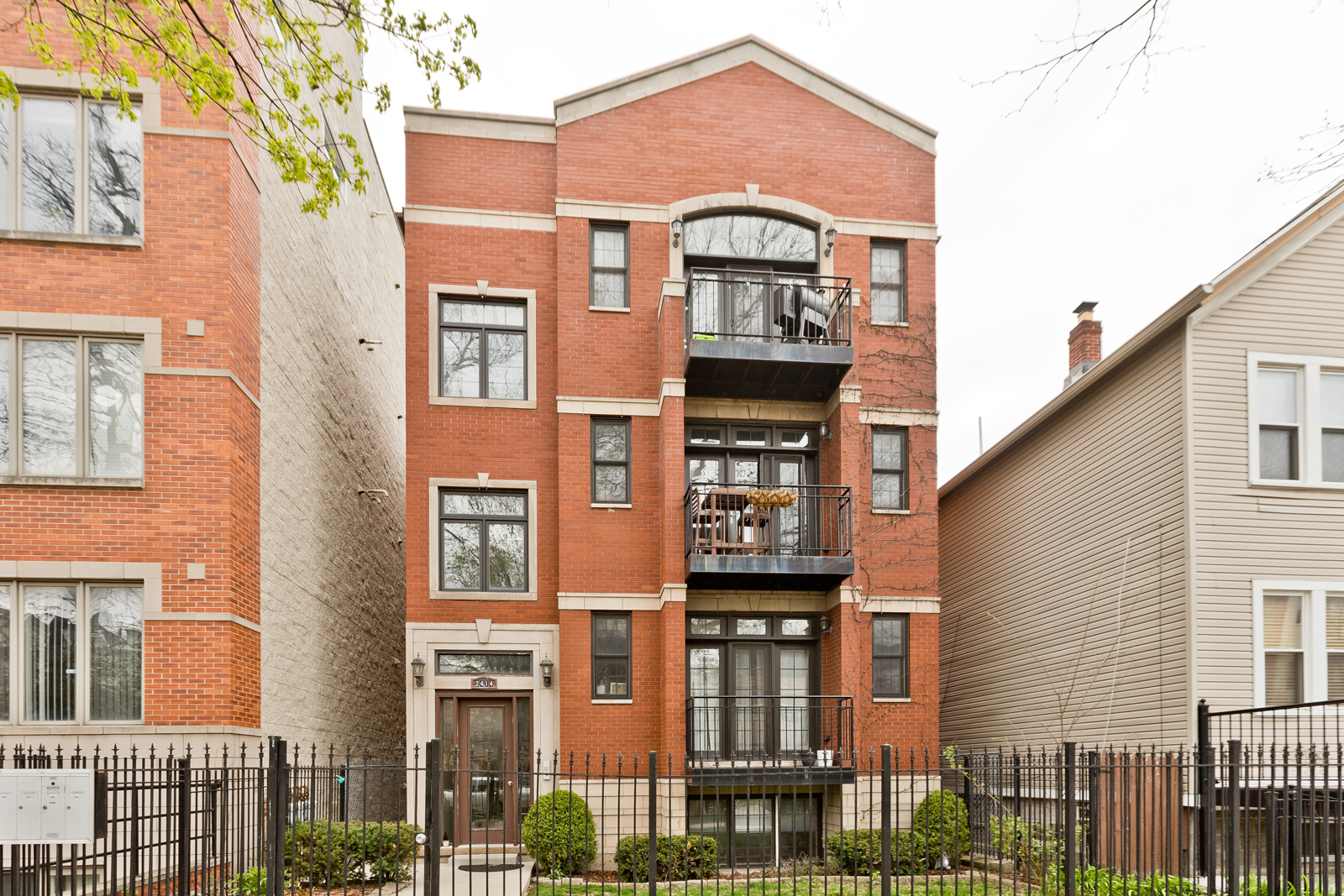 2414 W Moffat Street #1, Chicago, IL