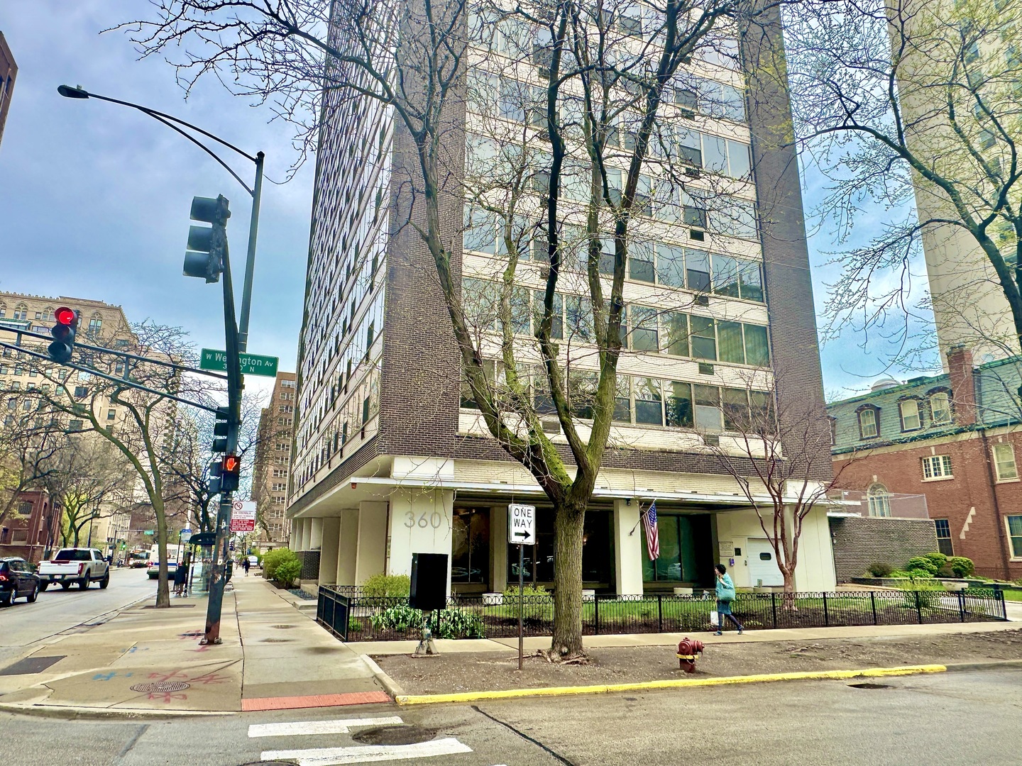 360 W Wellington Avenue #15D, Chicago, IL