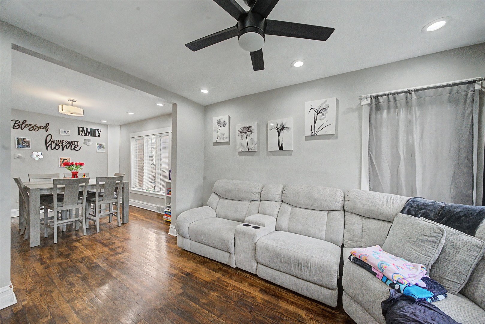 7124 W Belden Avenue, Chicago, IL