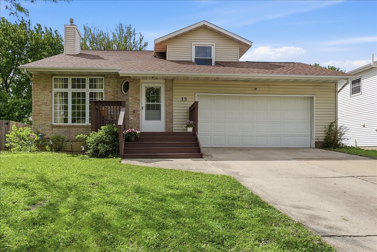 13 Rutherford Court, Bloomington, IL